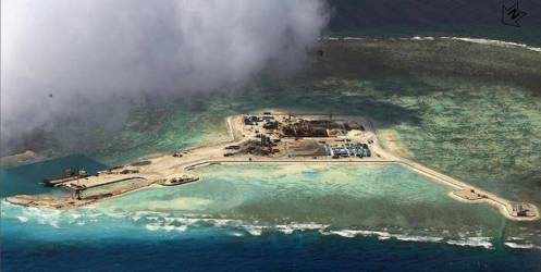 Китайцы "оккупируют" Южно-Китайское строя искусственные острова